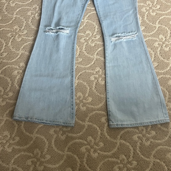 Express Mid Rise Light Wash '70s Flare Jeans size 6 NWT - Picture 4 of 8